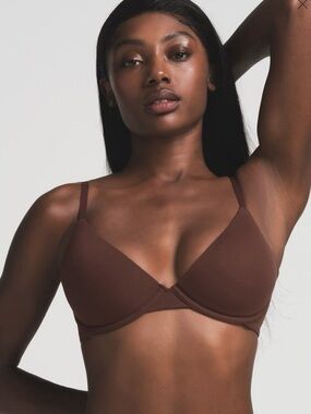 SKIMS Fits Everybody Plunge Bra Coca